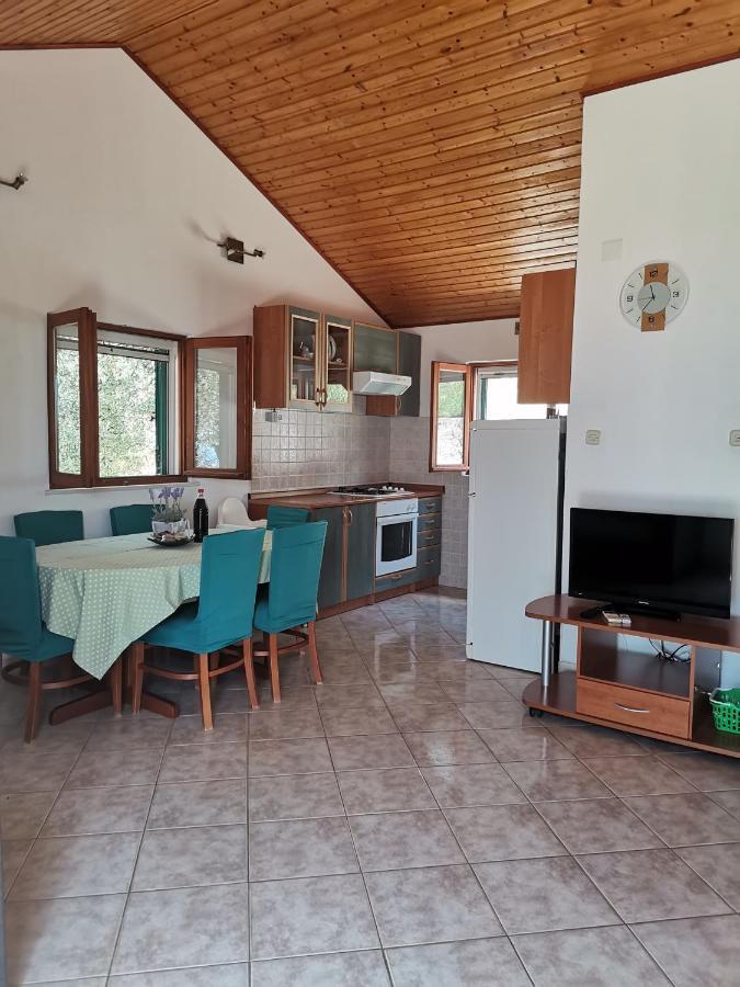Holiday Home Vineyard House Бол Екстер'єр фото
